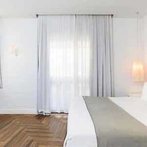 Deluxe Zimmer mit Kingsize-Bett